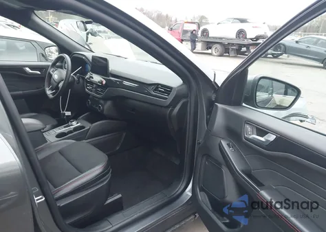 2025 Ford Escape St-Line Select from USA, damaged, VIN 1FMCU9NA3SUA86905